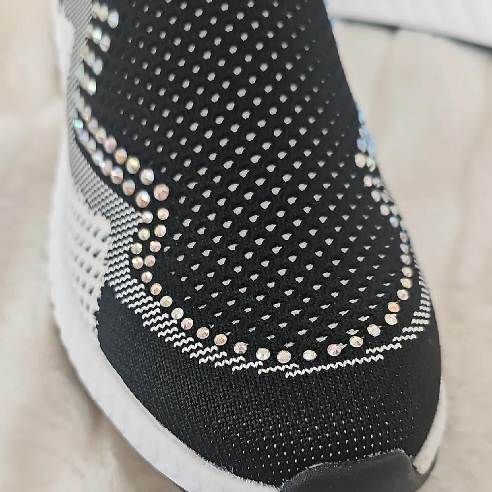 bernie mev. Black and White Vegan Sneakers